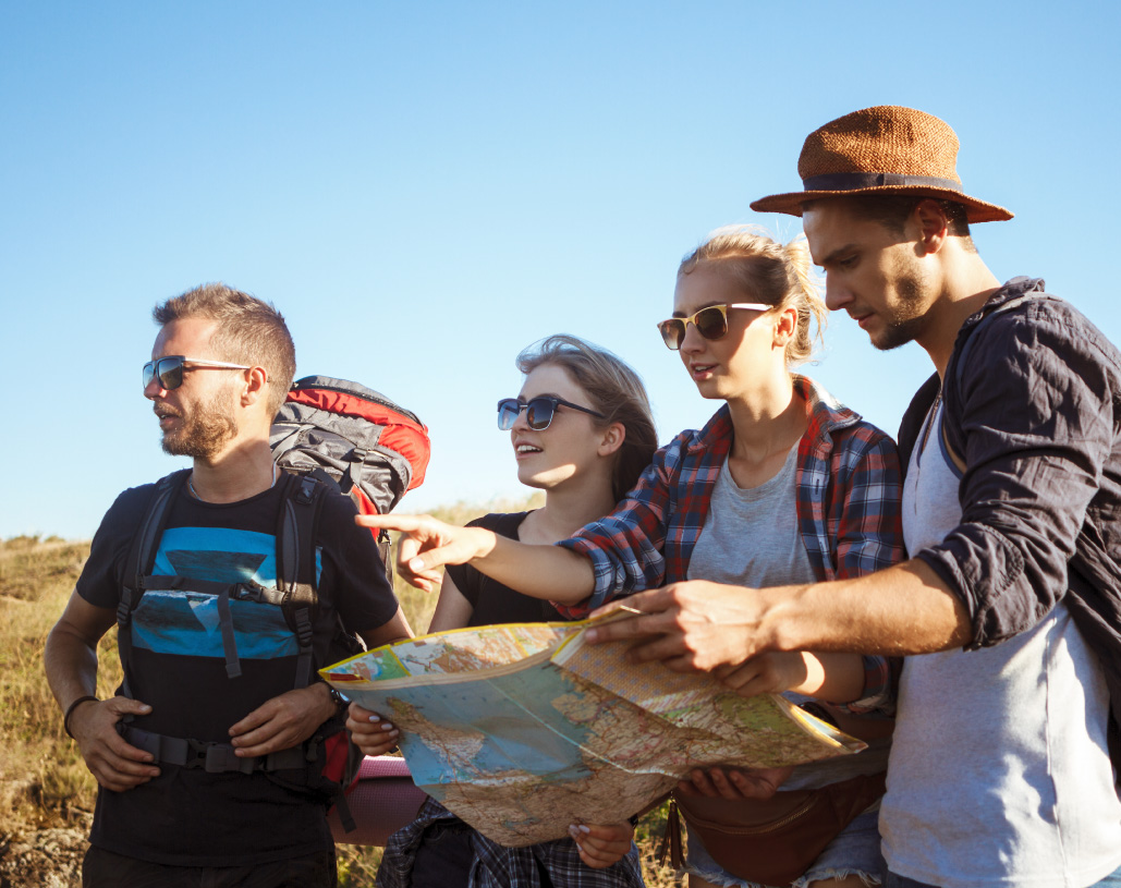 turisti-con-mappa